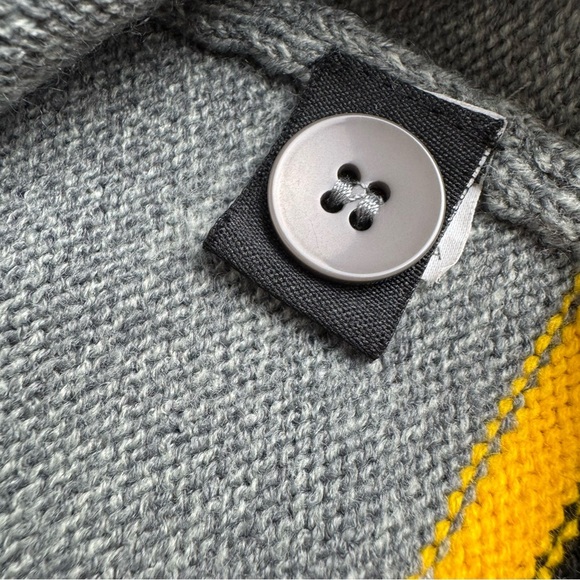 Hufflepuff House Crest Cardigan – Harry Potter Official Knitwear - Picture 12 of 14